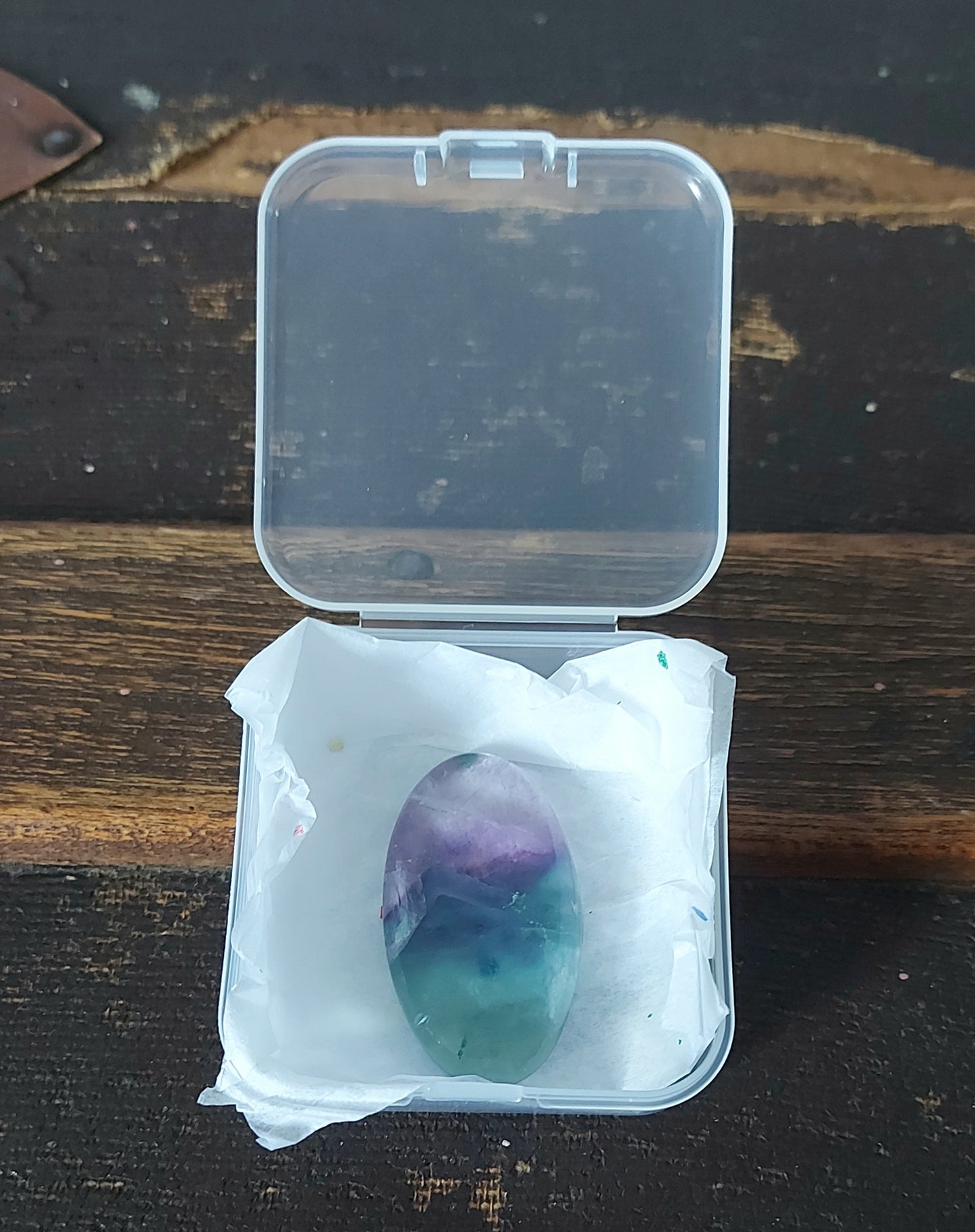🌈 Ovale des Glaces Éternelles – Fluorite Arc-en-Ciel (Grade AA)