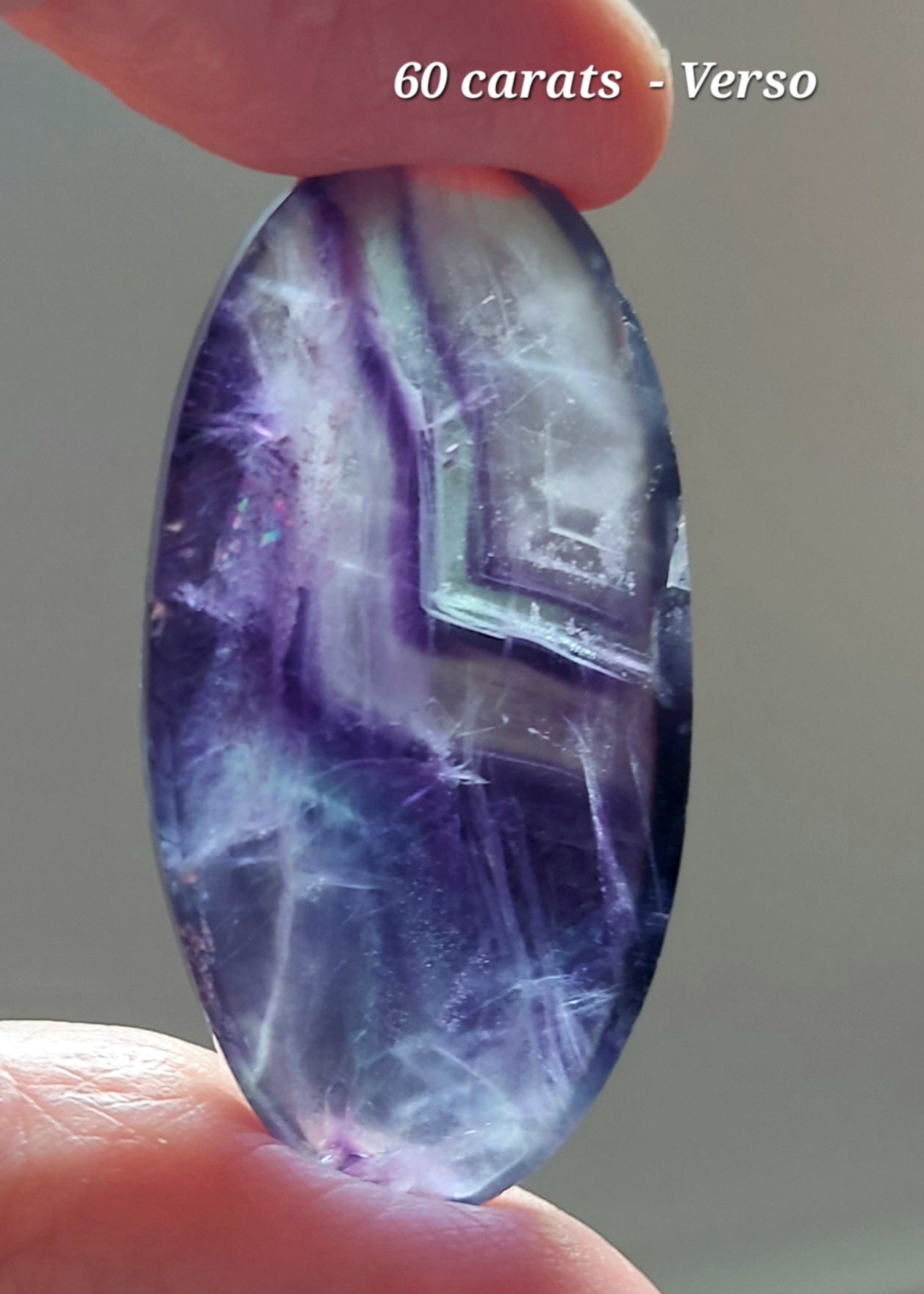 🏛️ Ovale des Temples Sacrés – Fluorite Mauve Intense (Grade AA)