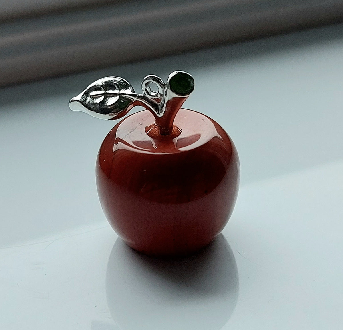 🍏 Les Pommes Sacrées – Pendentifs & Breloques en Pierres Naturelles