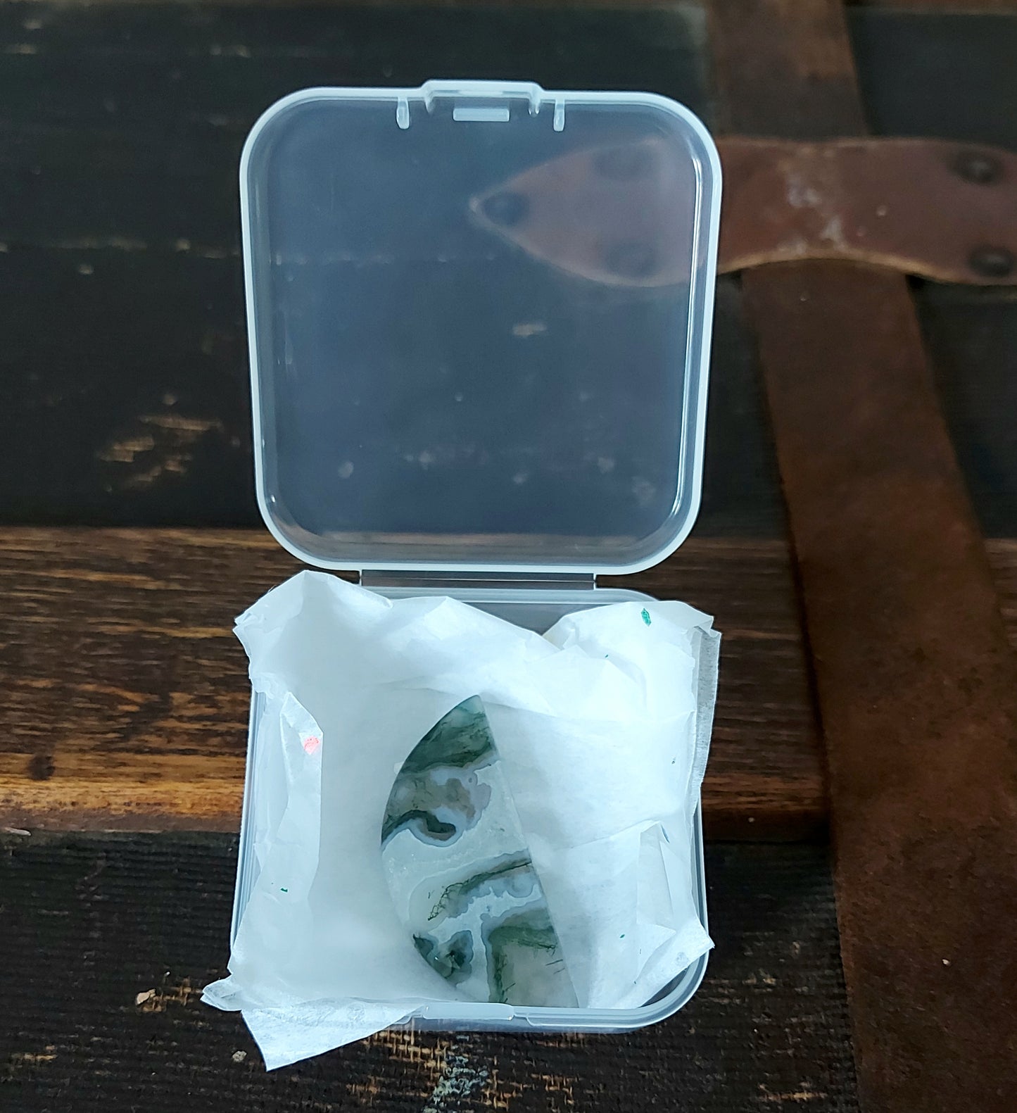 🌙 Croissant de Lune Sacré – Agate Mousse Verte d'Exception (Grade AAA)