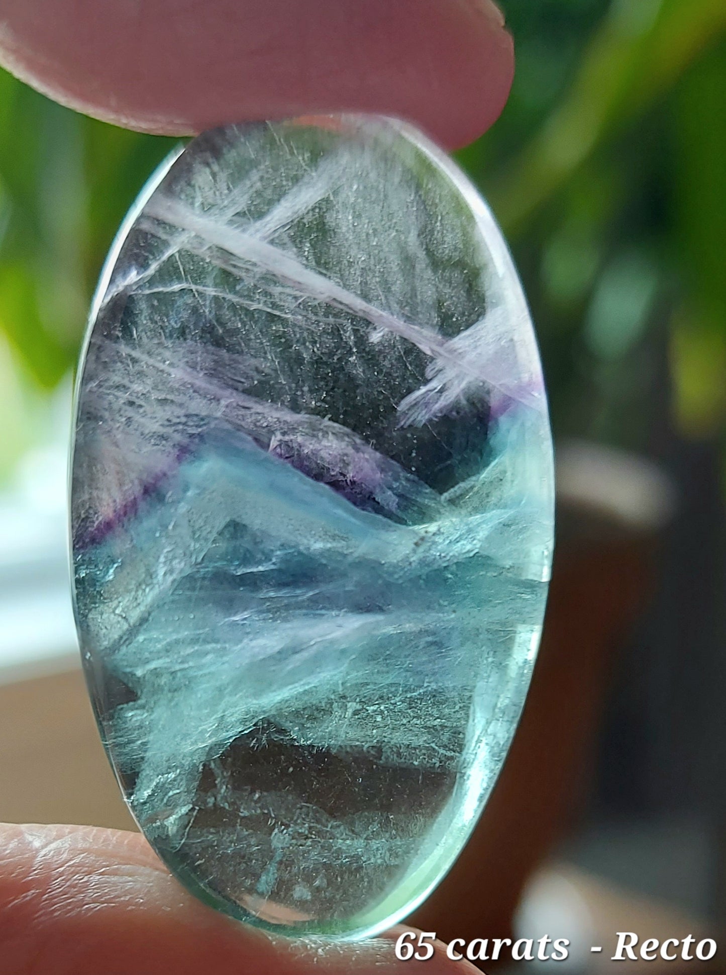 🌈 Ovale des Glaces Éternelles – Fluorite Arc-en-Ciel (Grade AA)