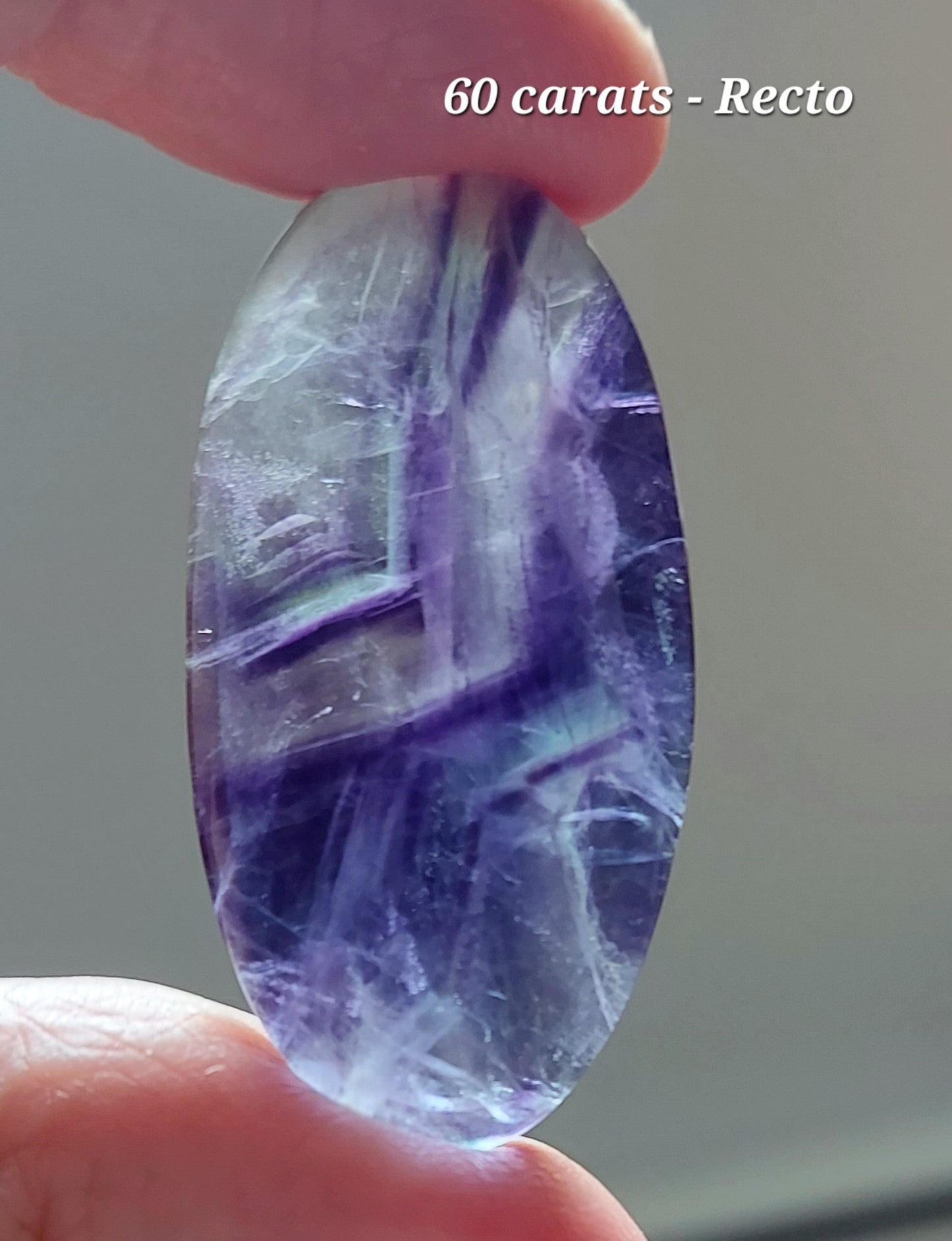 🏛️ Ovale des Temples Sacrés – Fluorite Mauve Intense (Grade AA)